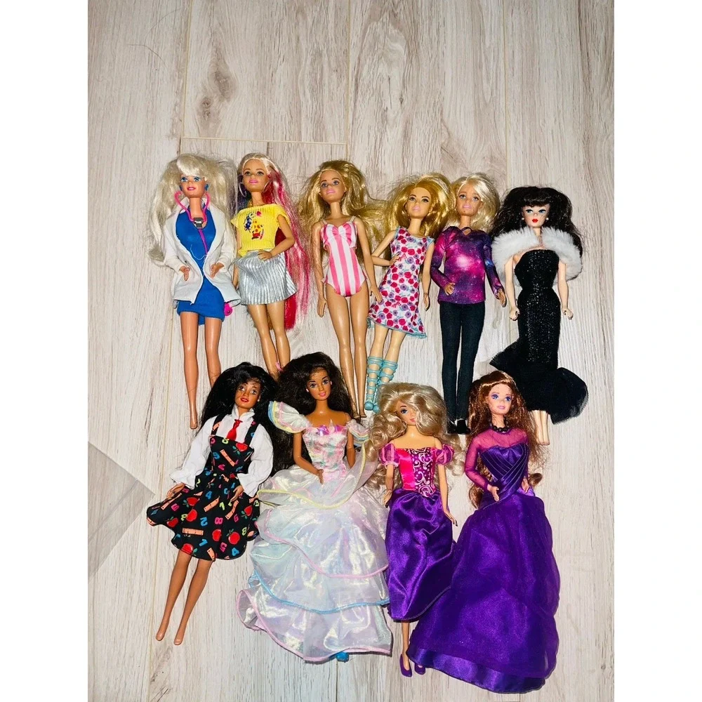 Vintage & Modern Barbie Doll Lot of 9 with Bags of Extra Clothes & Accessories⁠
